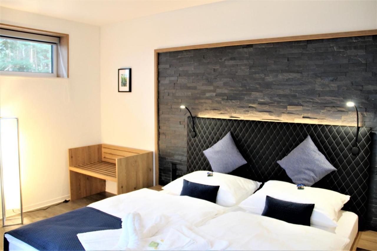 Fuenfseen Art & Galerie Hotel Lenz Plauer See מראה חיצוני תמונה
