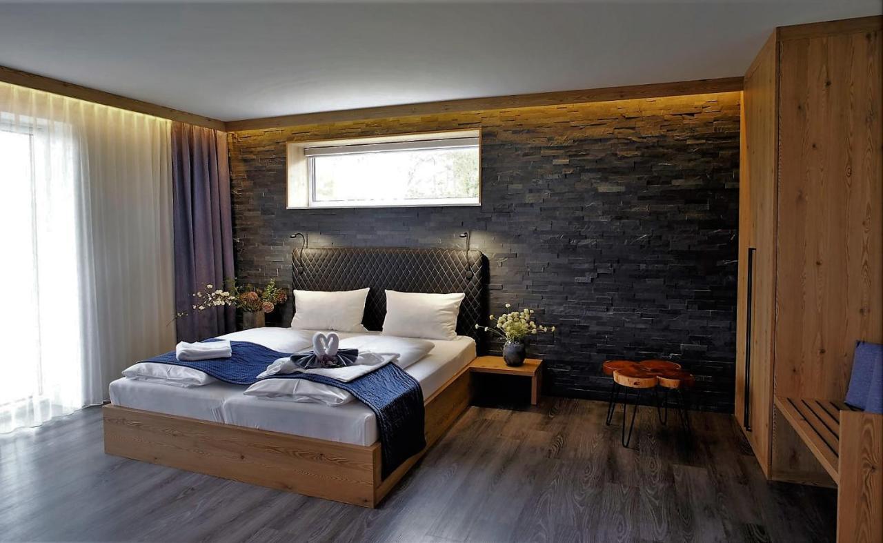 Fuenfseen Art & Galerie Hotel Lenz Plauer See מראה חיצוני תמונה