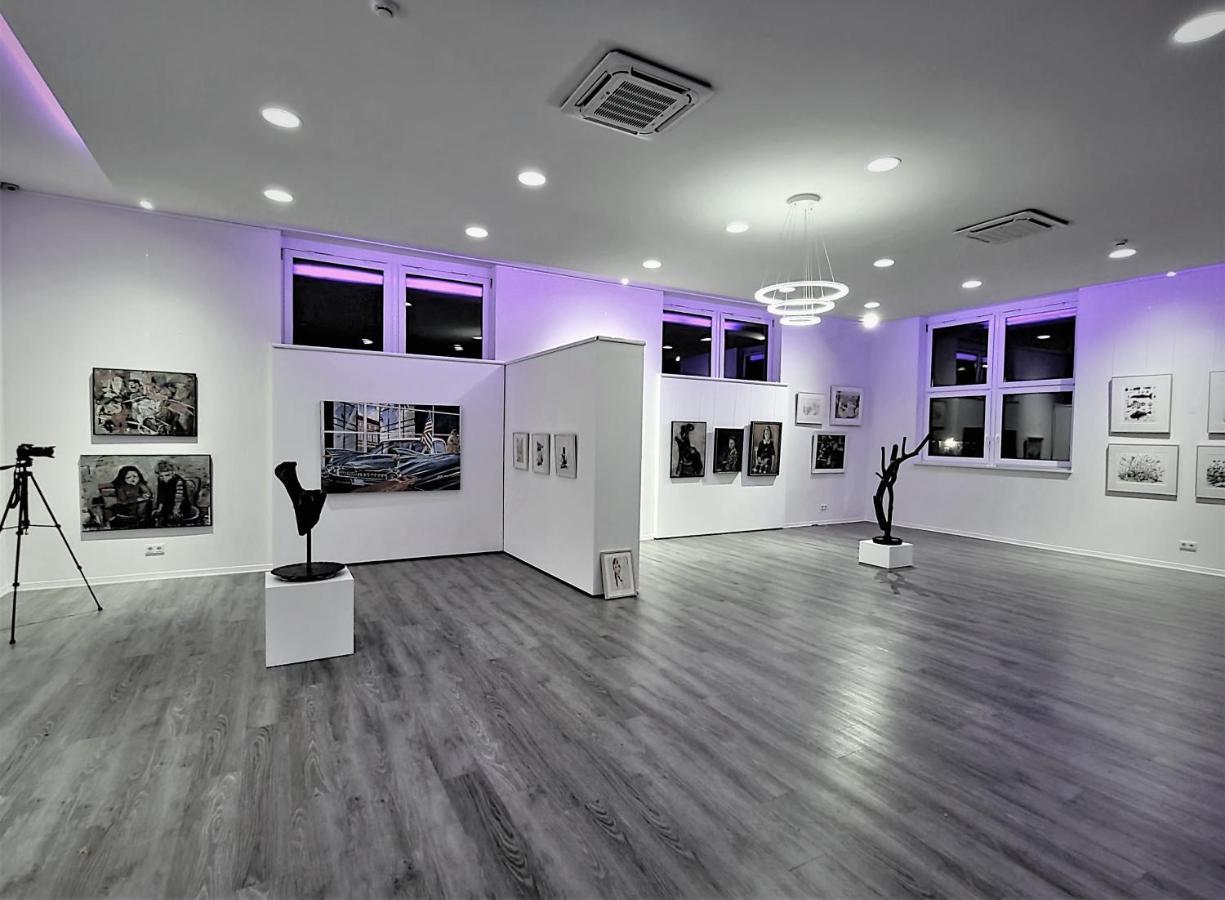 Fuenfseen Art & Galerie Hotel Lenz Plauer See מראה חיצוני תמונה